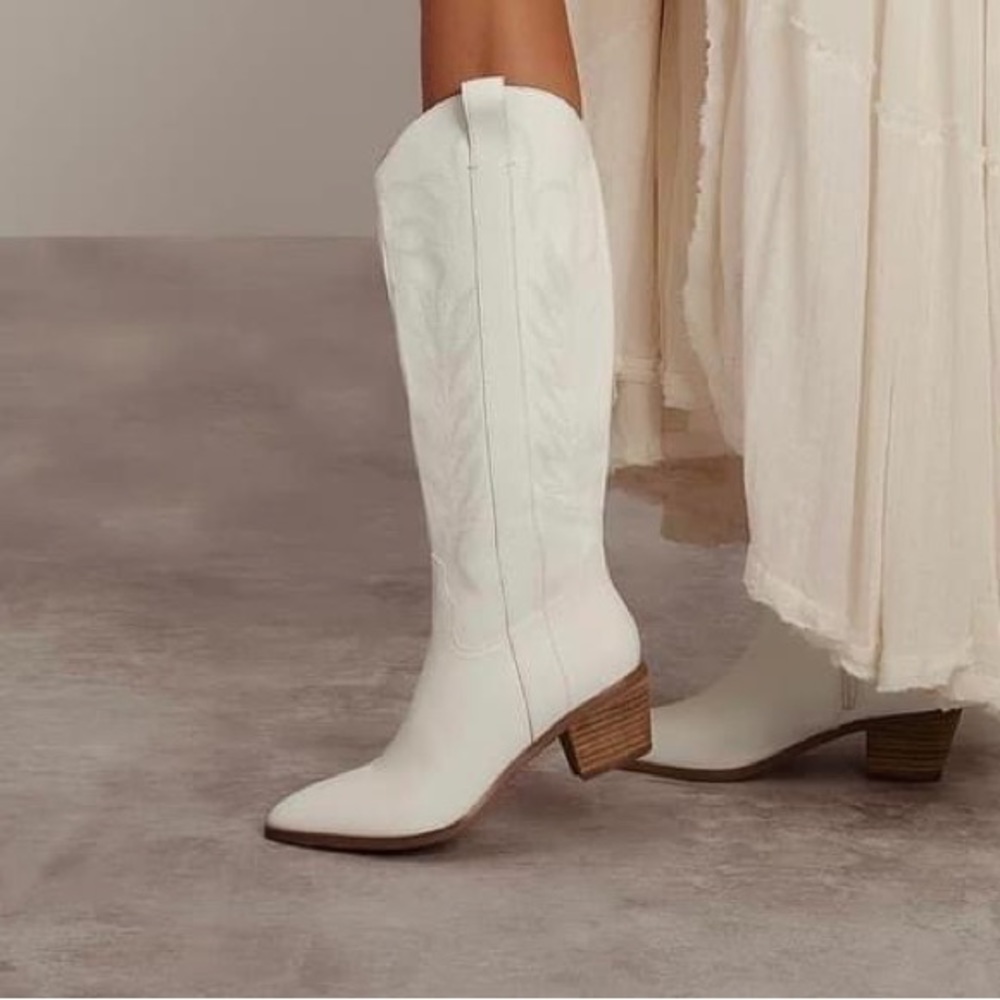 White cowgirl boots